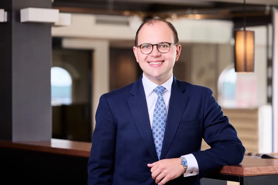 Phil Petersen, Mandantenberater