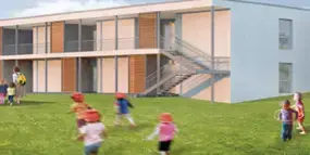 Ein Wohnhaus auf einer Wiese, auf der Kinder spielen