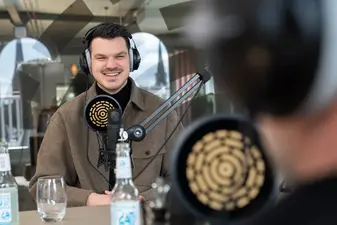Max Klemmer in der Podcastaufnahme mit Stephan Buchwald
